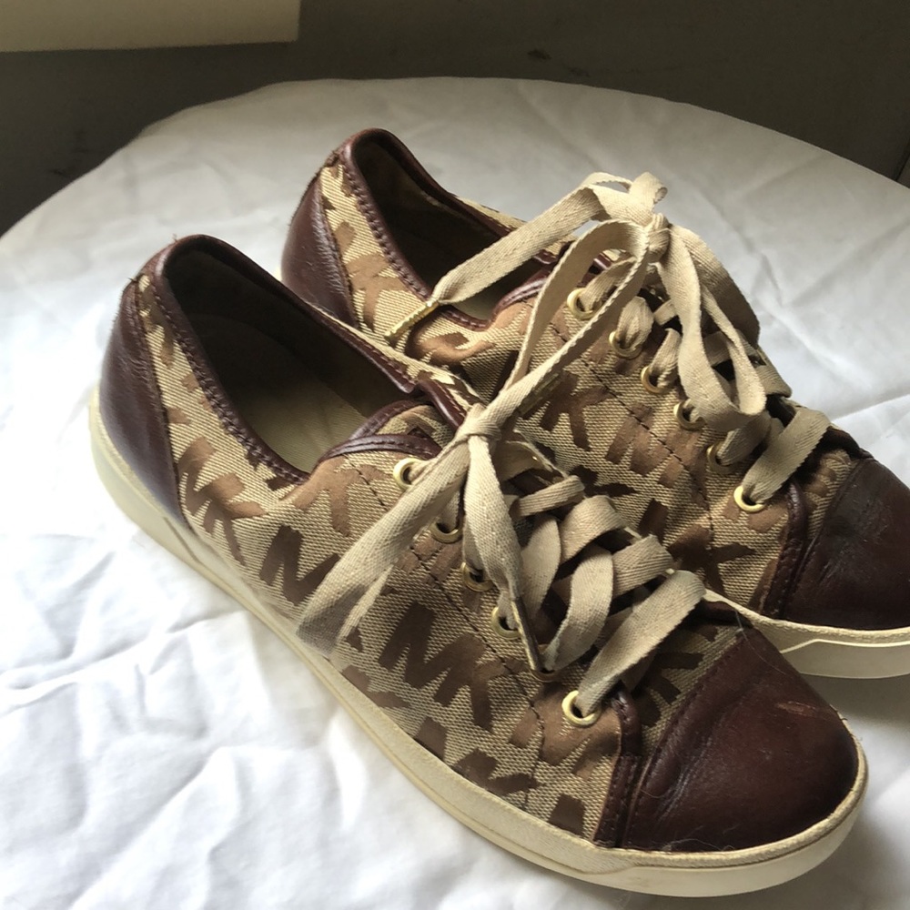 Authentic Michael Kors sneakers sz 7